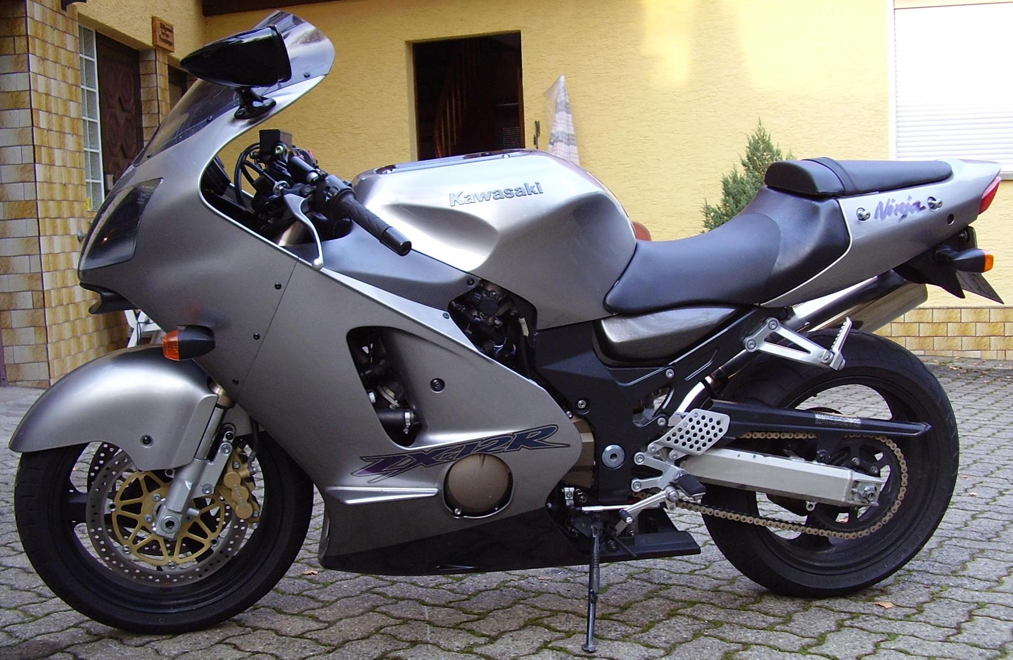 Kawasaki Er-6f