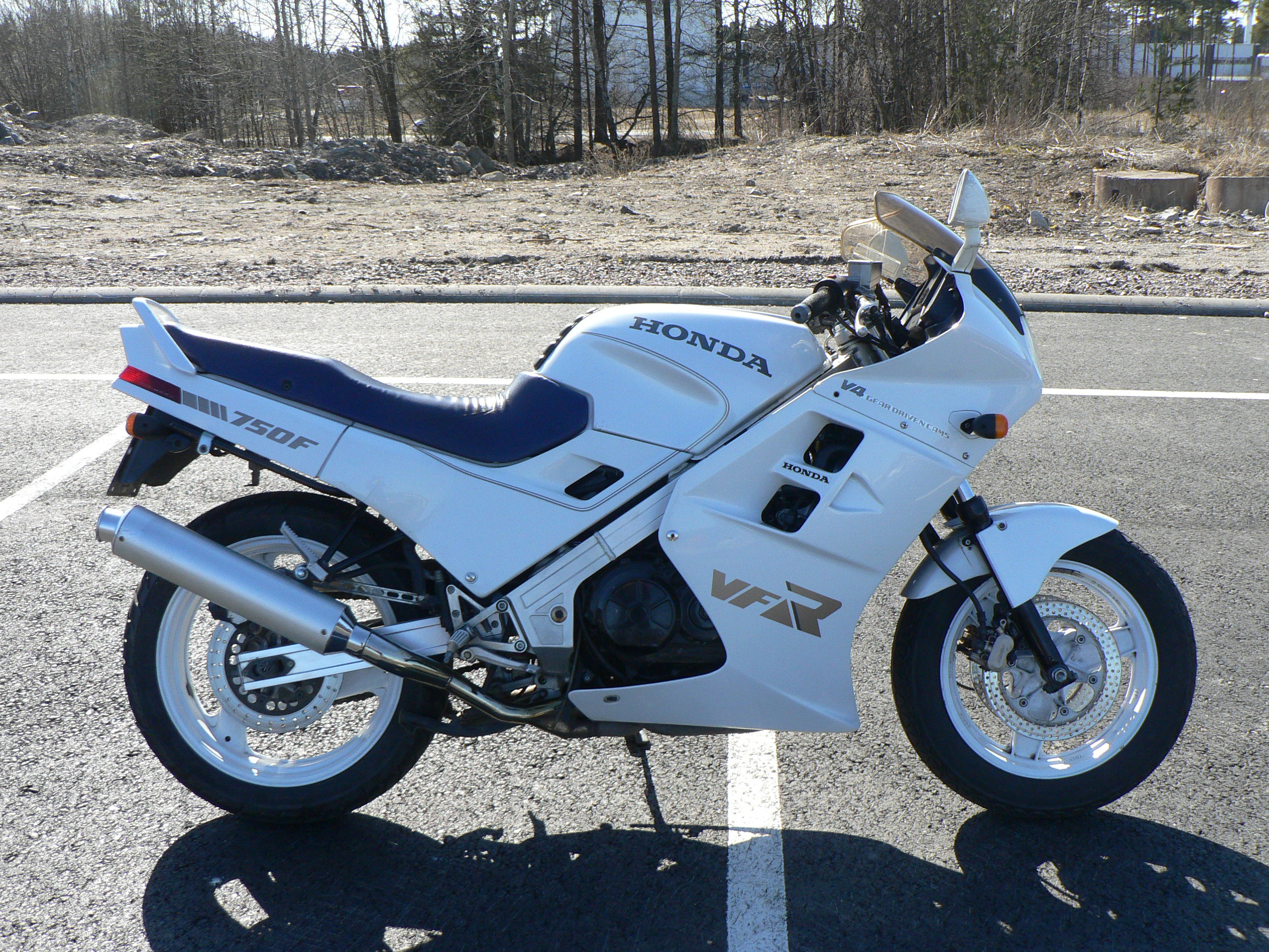 Honda Vfr750f (rc36)