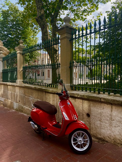 Vespa Primavera 125 (gts-style, Likely Primavera 150 Or 125 I-get)