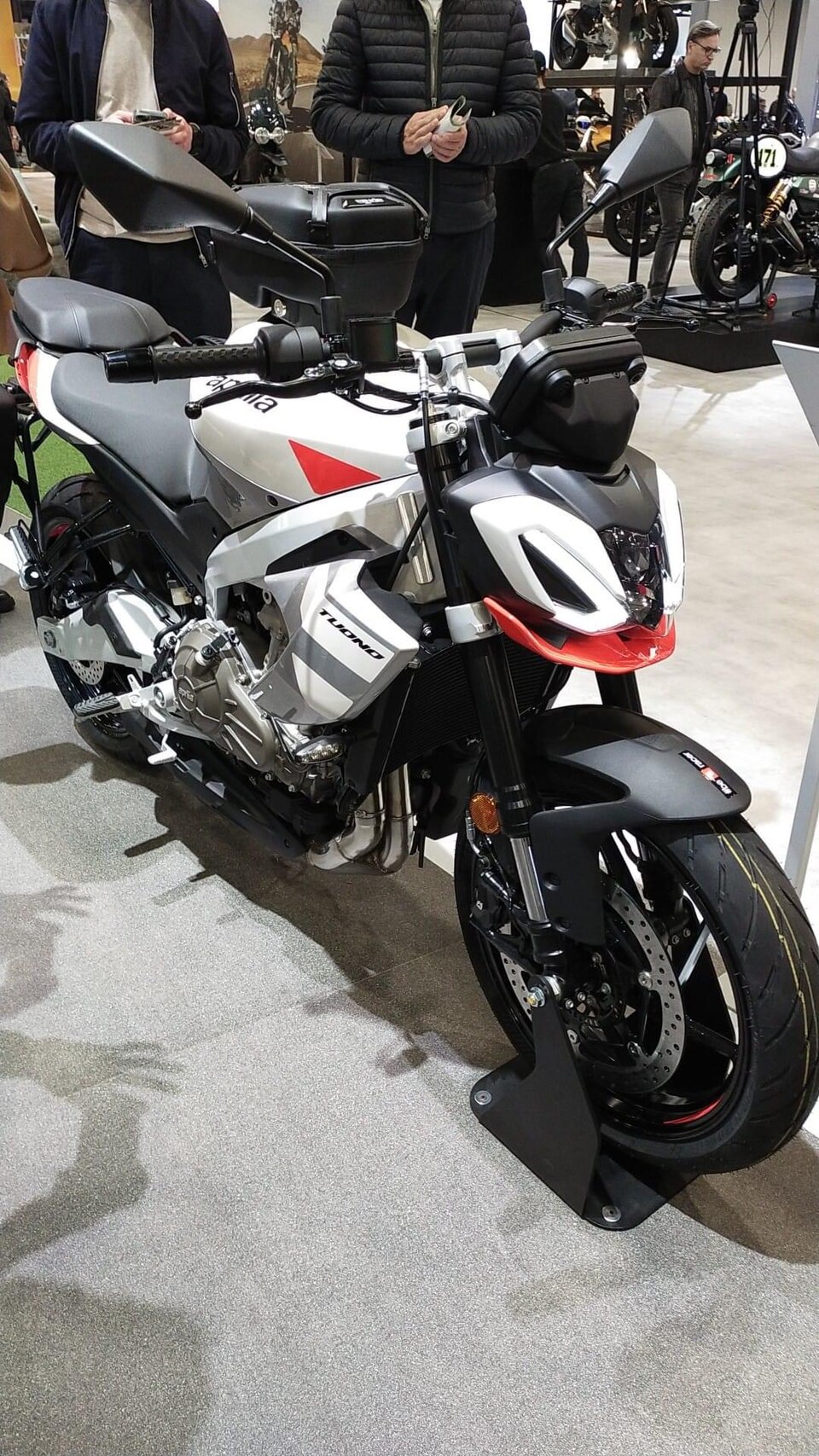 Aprilia Tuono 457