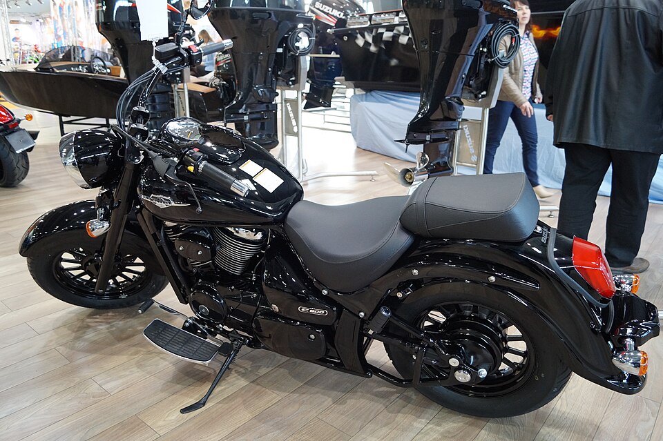 Suzuki Intruder C800