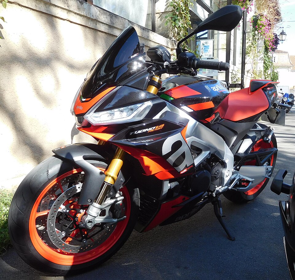 Aprilia Tuono V4