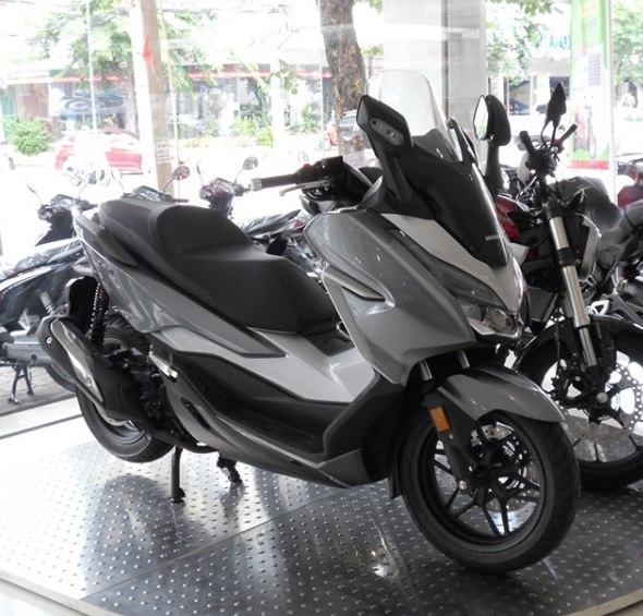 Honda Forza 300