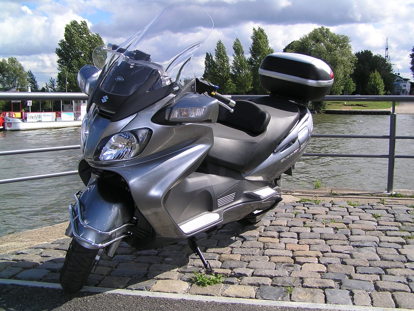 Suzuki Burgman 400