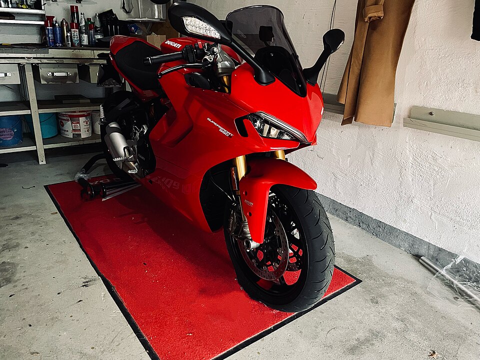 Ducati Supersport 950
