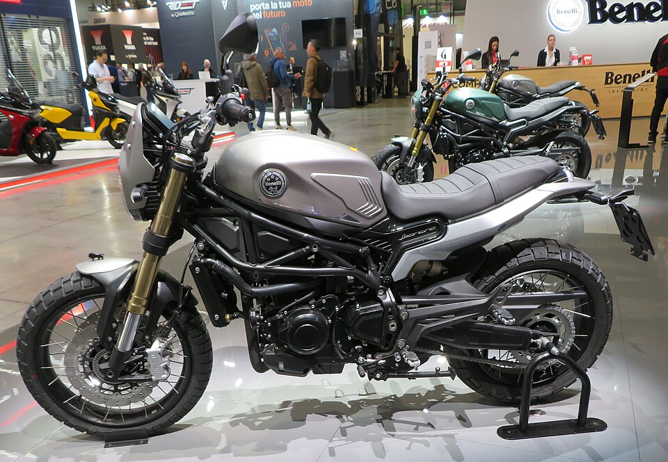 Benelli Leoncino 800